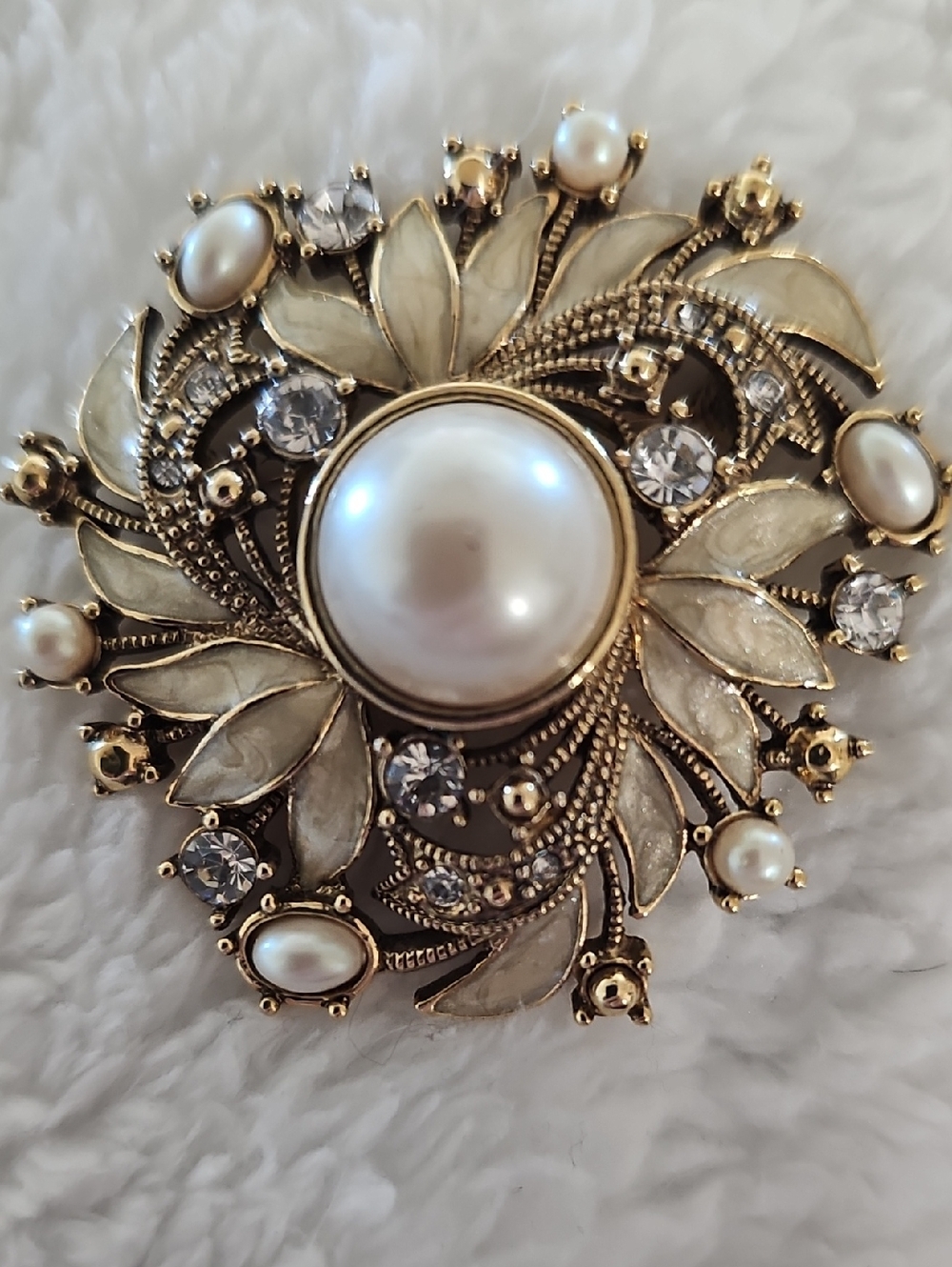 Vintage Enamel Gold Tone Pearl/Rhinestone Mont Brooch
